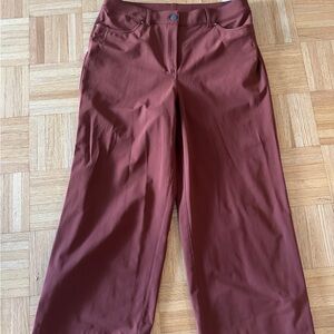 Lululemon city sleek 5 pkt wide leg pant.